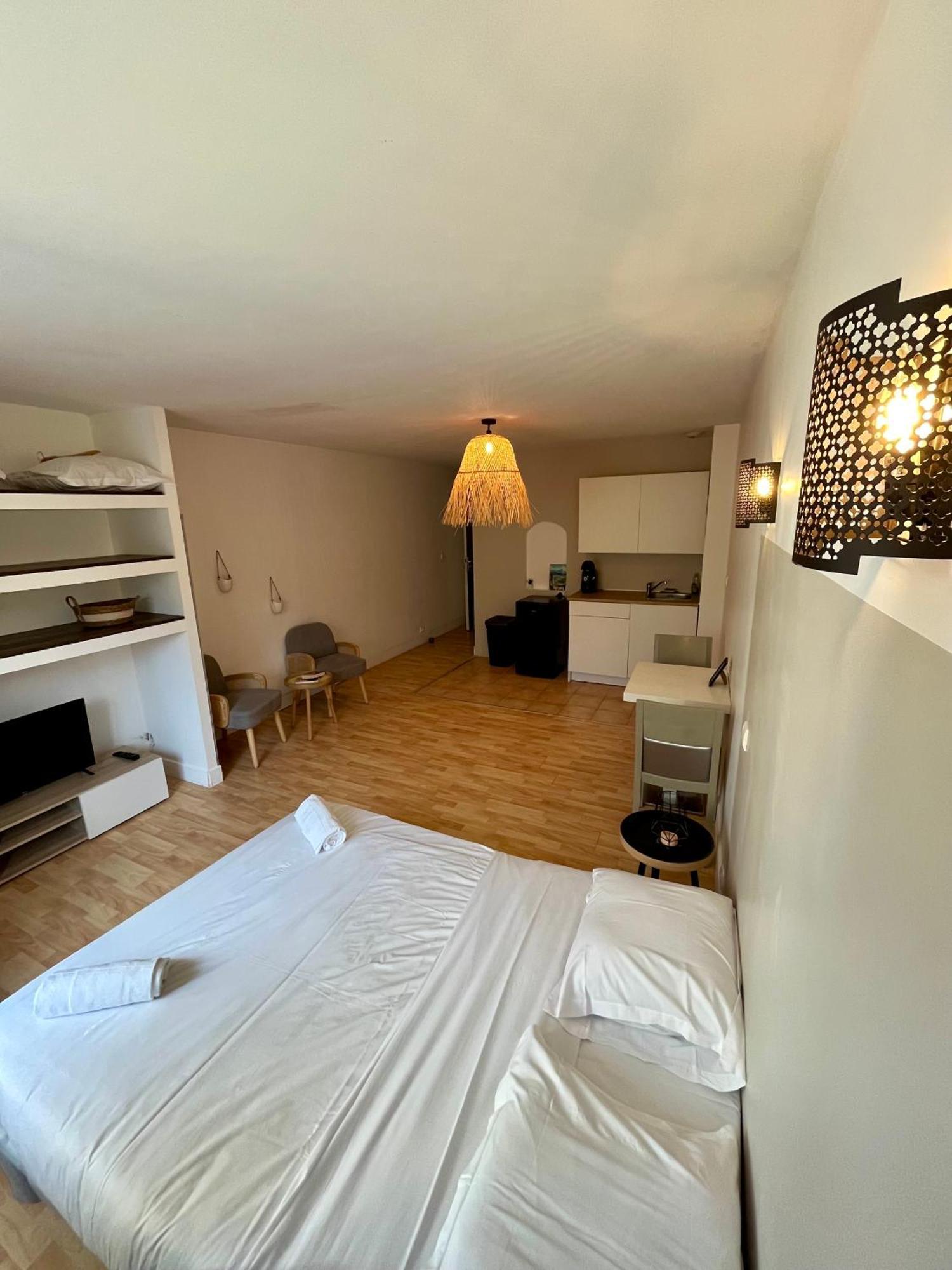 Appartement Chloe Du Lac Montferrat  Экстерьер фото